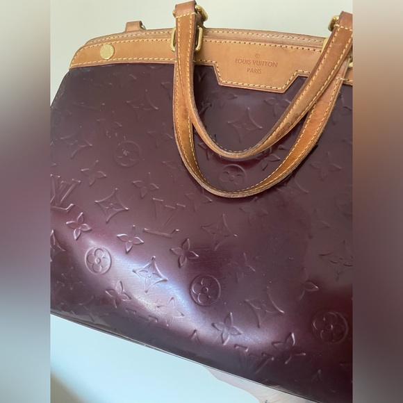 Authentic Vernis Louise Vouitton - Picture 3 of 10